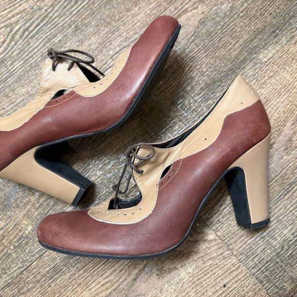 Miz Mooz size 10 new condition worn once burgundy and Tan Chunky lace heels - Picture 4 of 14